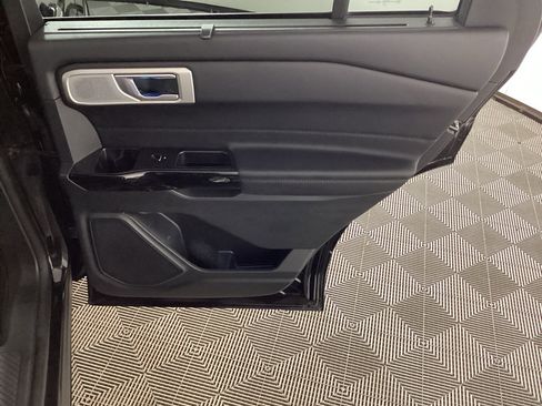 Used 2023 Ford Explorer Platinum w/ Technology Package image 24