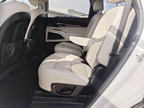 Used 2022 Kia Telluride EX w/ EX Premium Package image 9