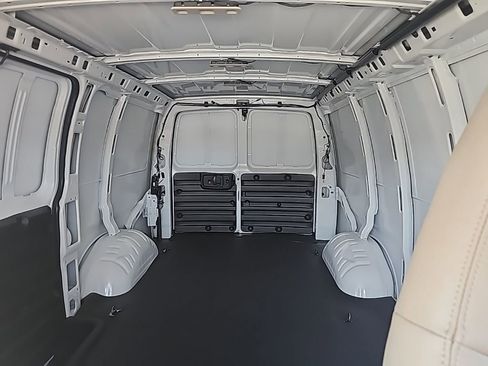 New 2025 GMC Savana 3500 w/ Driver Convenience Package image 19