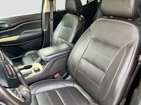 Used 2019 GMC Acadia Denali w/ Technology Package AWD/4WD image 22