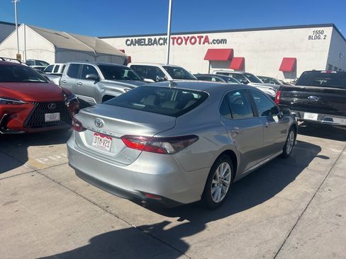 Used 2024 Toyota Camry LE image 4