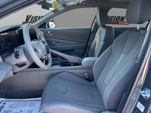Used 2025 Hyundai Elantra SEL FWD image 10
