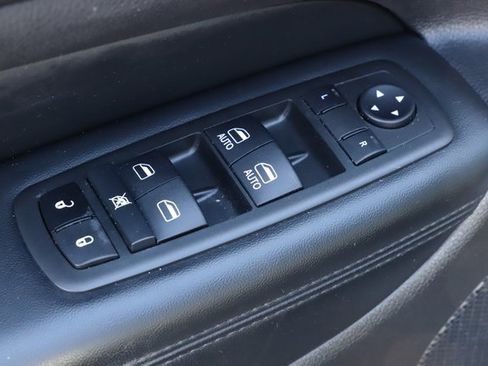 Used 2022 Jeep Grand Cherokee Laredo X image 18