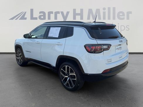 Used 2025 Jeep Compass Limited w/ Elite Group AWD/4WD image 3