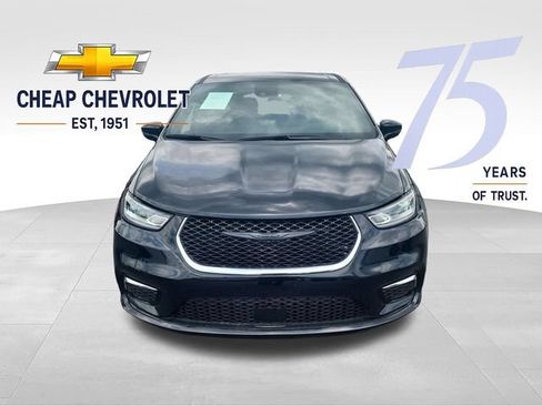Used 2025 Chrysler Pacifica Select FWD image 8