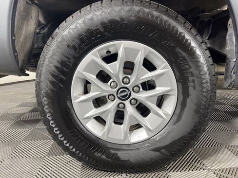 Used 2024 Nissan Frontier SV image 12