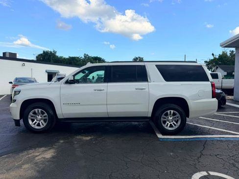 Used 2017 Chevrolet Suburban LT RWD image 4