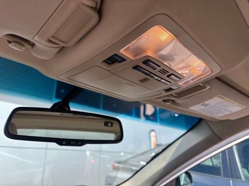 Used 2014 Toyota Camry XLE w/ Leather Package image 5