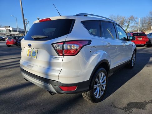 Used 2017 Ford Escape Titanium image 5