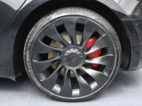 Used 2021 Tesla Model 3 Performance image 11