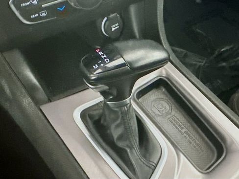 Used 2022 Dodge Charger SXT image 17