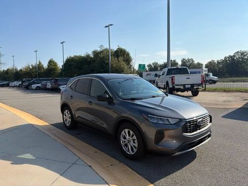 Used 2023 Ford Escape Active FWD image 7