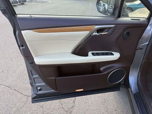 Used 2019 Lexus RX 350L w/ Premium Package image 12