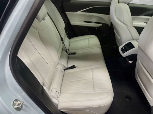 Used 2025 Cadillac Lyriq Sport AWD/4WD image 26