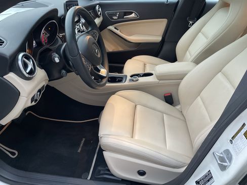 Used 2018 Mercedes-Benz CLA 250 image 18