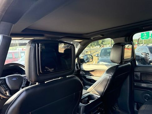 Used 2019 Ford Expedition Limited w/ Equipment Group 301A AWD/4WD image 12