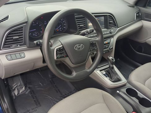 Used 2017 Hyundai Elantra SE image 9