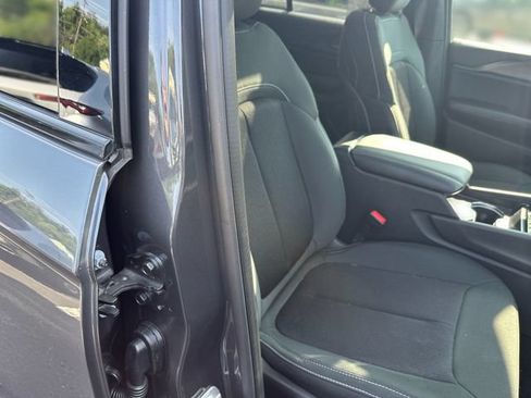 Used 2025 Jeep Grand Cherokee Laredo X AWD/4WD image 26