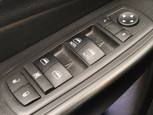 Used 2019 Jeep Cherokee Trailhawk w/ Cold Weather Group AWD/4WD image 27