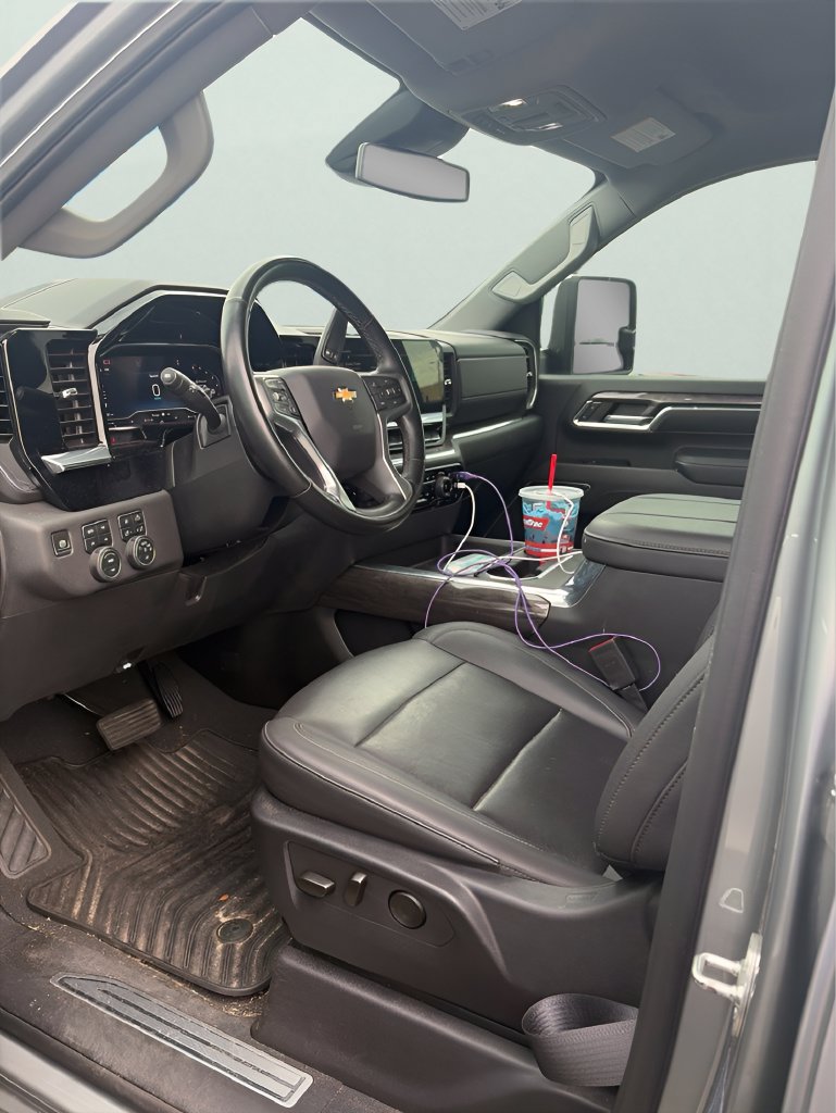 Used 2024 Chevrolet Silverado 2500 LTZ w/ LTZ Convenience Package AWD/4WD image 5