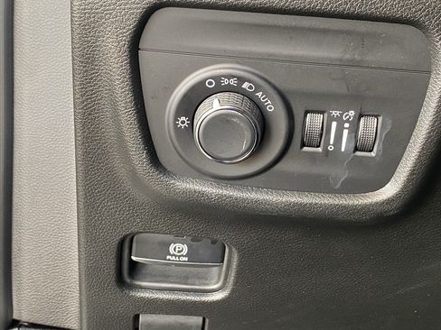 Used 2024 Jeep Grand Cherokee L Altitude AWD/4WD image 29