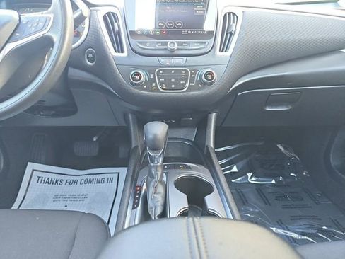 Used 2024 Chevrolet Malibu LT image 3
