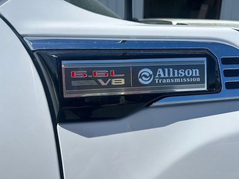 Used 2024 GMC Sierra 2500 SLE w/ SLE Value Package; image 7