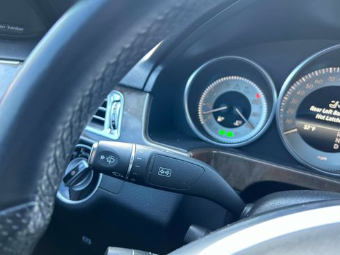 Used 2014 Mercedes-Benz E 350 4MATIC Sedan image 27