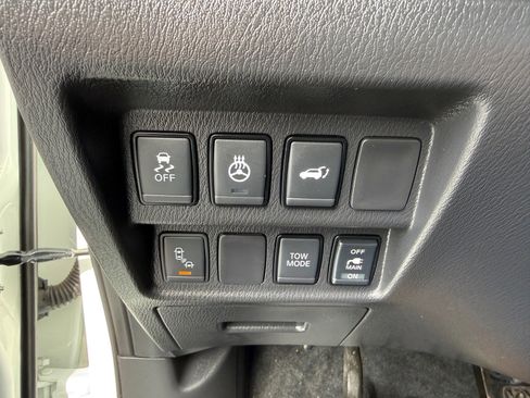Used 2019 Nissan Pathfinder SL AWD/4WD image 33