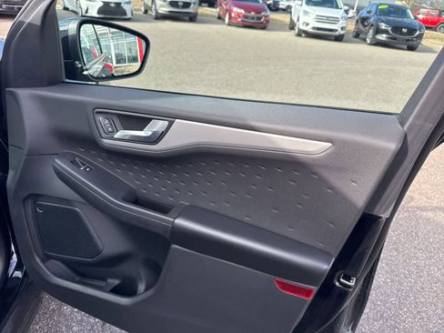 Used 2020 Ford Escape SEL image 28