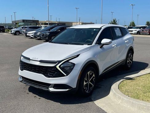 Certified 2023 Kia Sportage EX FWD image 3