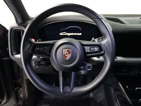 Used 2024 Porsche Cayenne image 48