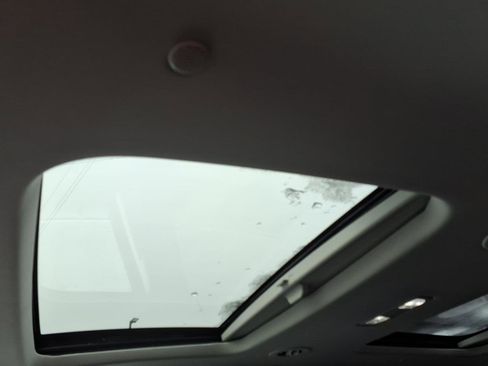 Used 2020 Chevrolet Traverse LT w/ LT Premium Package image 7