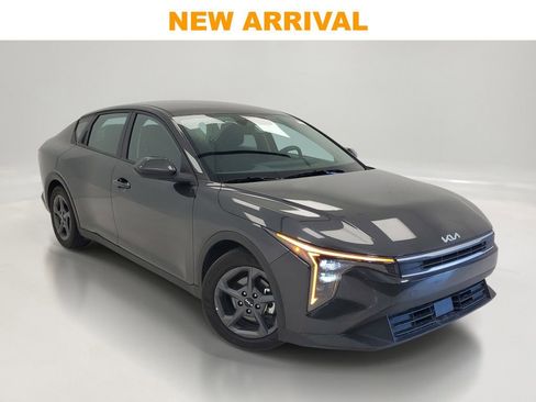 Used 2025 Kia K4 FWD image 1
