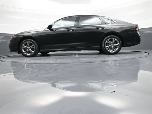 Certified 2023 Honda Accord EX image 33