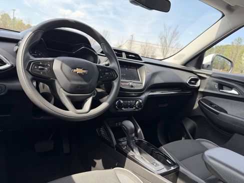 Used 2021 Chevrolet TrailBlazer LT AWD/4WD image 19