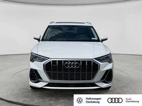 Used 2023 Audi Q3 2.0T Premium w/ Convenience Package AWD/4WD image 2