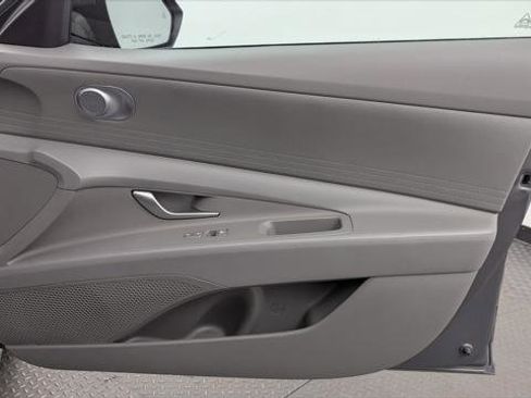 Used 2024 Hyundai Elantra SE FWD image 22