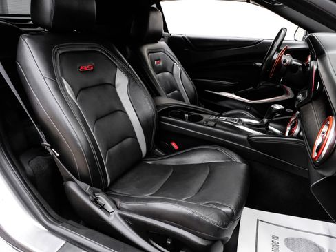 Used 2019 Chevrolet Camaro SS image 36