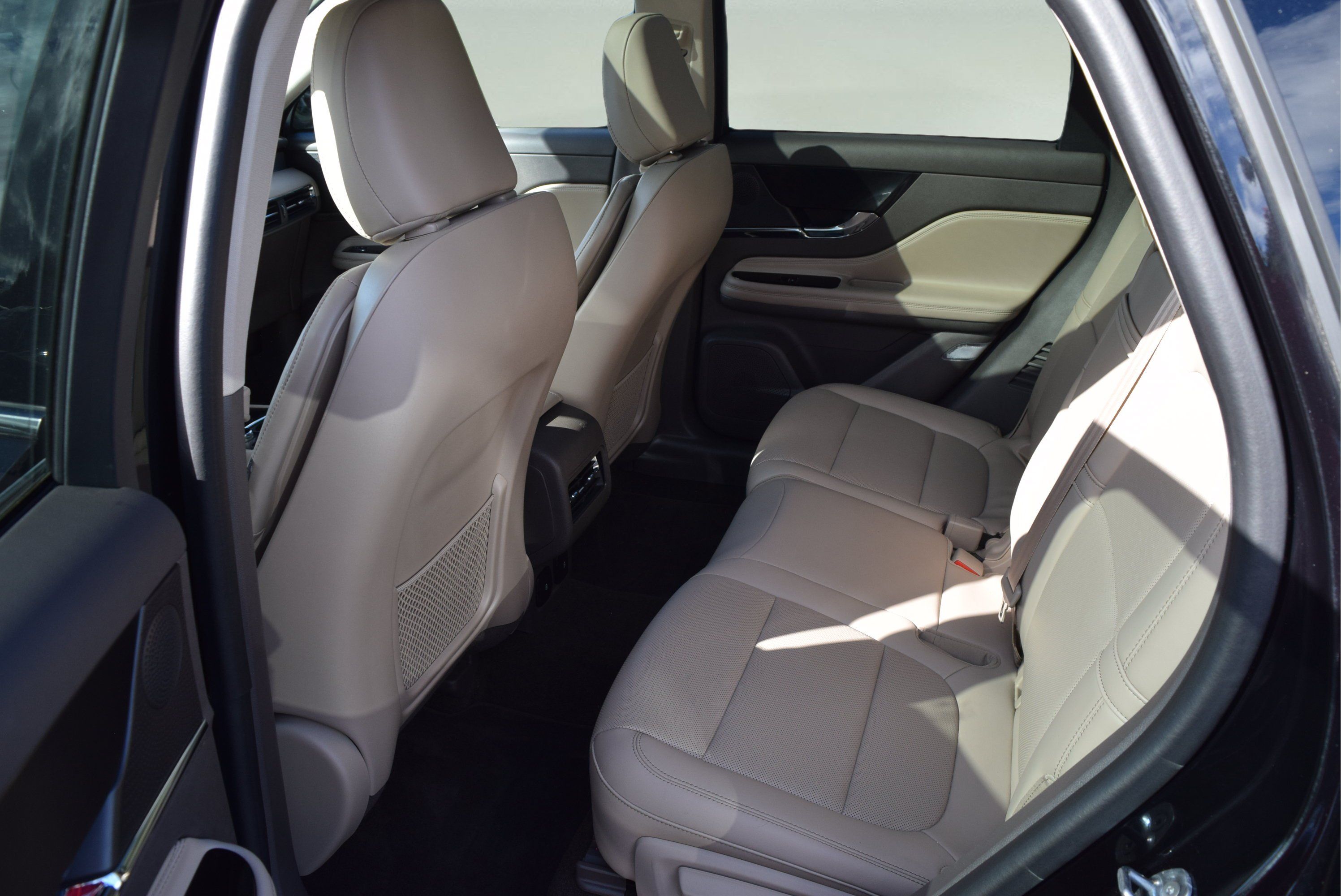 Used 2023 Lincoln Corsair AWD w/ Equipment Group 101A image 7