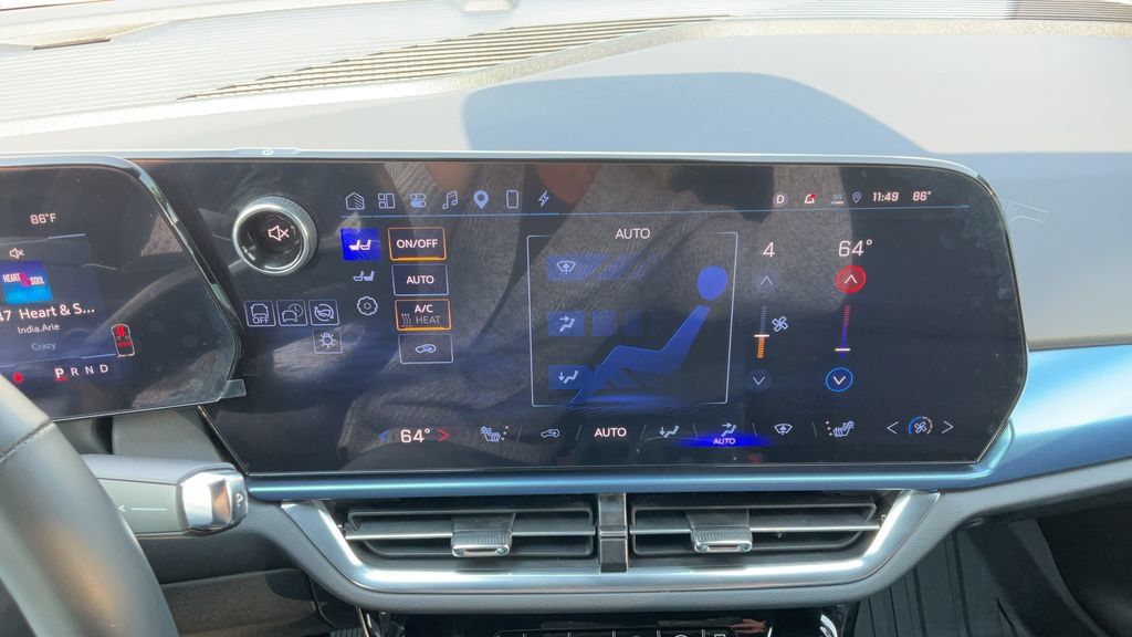 Certified 2024 Chevrolet Equinox EV LT FWD image 36