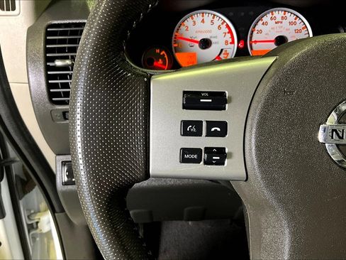 Used 2019 Nissan Frontier PRO-4X image 12