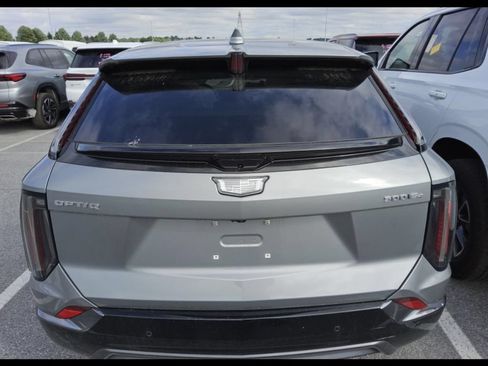 Used 2025 Cadillac Optiq Sport 2 AWD/4WD image 8