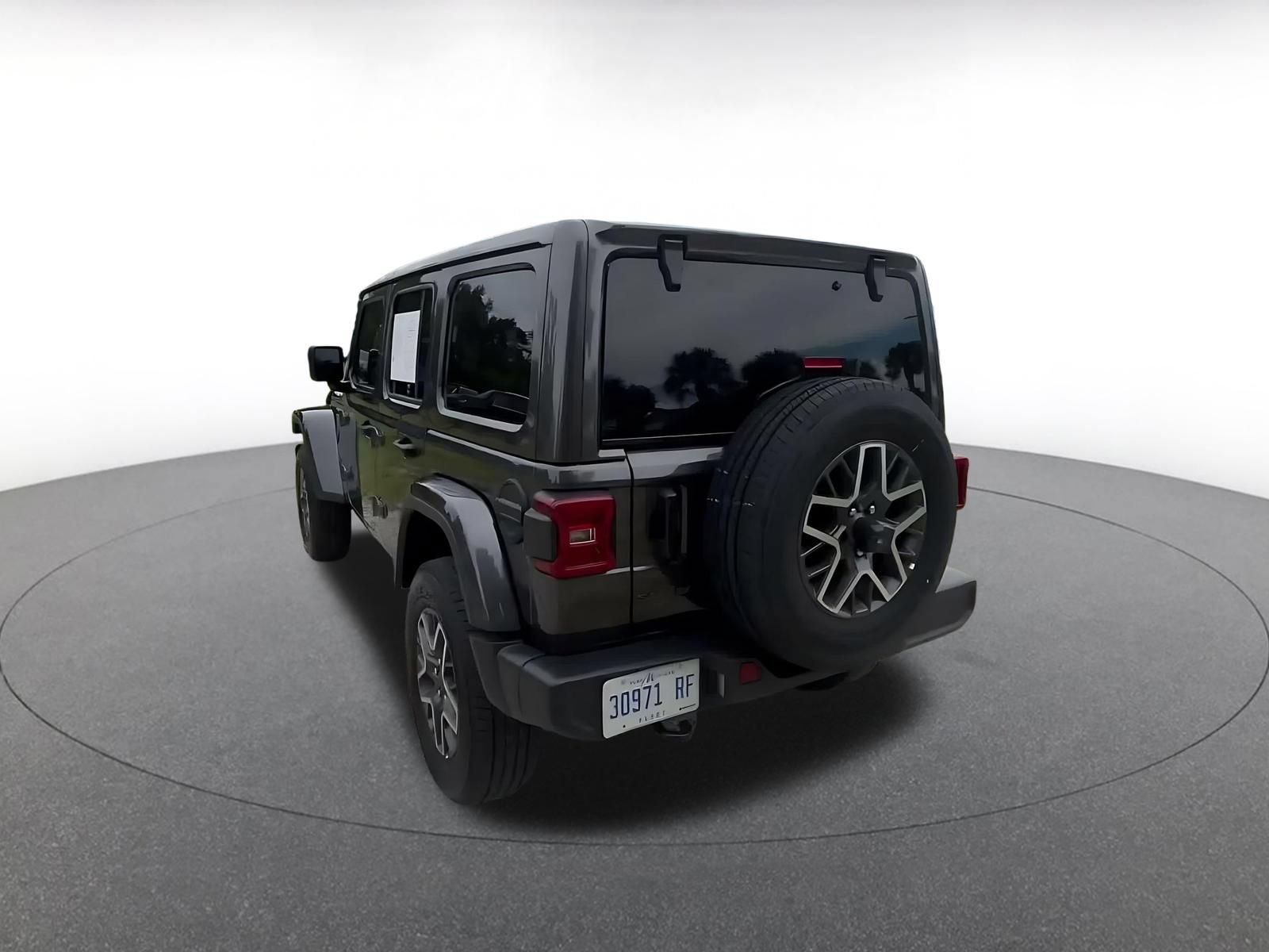Used 2025 Jeep Wrangler Unlimited Sahara AWD/4WD image 10