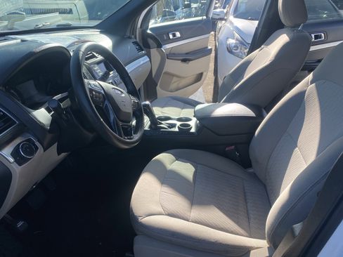 Used 2018 Ford Explorer FWD image 11