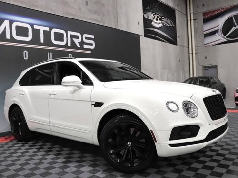 Used 2017 Bentley Bentayga image 11
