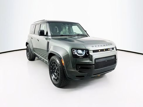 Used 2025 Land Rover Defender 110 AWD/4WD image 3