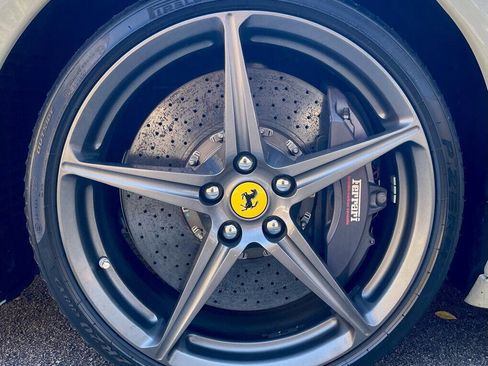 Used 2013 Ferrari 458 Spider image 91