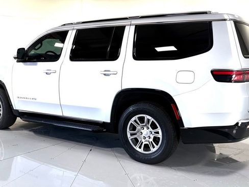 Used 2022 Jeep Wagoneer Series I w/ Convenience Group I AWD/4WD image 6