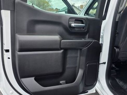 Used 2024 Chevrolet Silverado 1500 W/T w/ Z71 Off-Road Package image 10